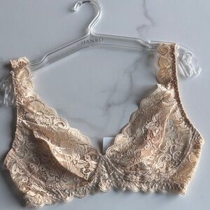 HANRO Women's MOMENTS Lace soft cup bralette  - Light beige